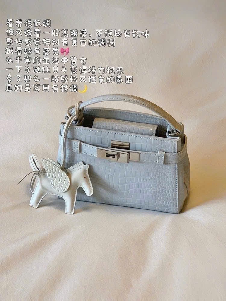 TÚI CHIO’2ND DA RẮN CHARM NGỰA MÀU XANH - SH125