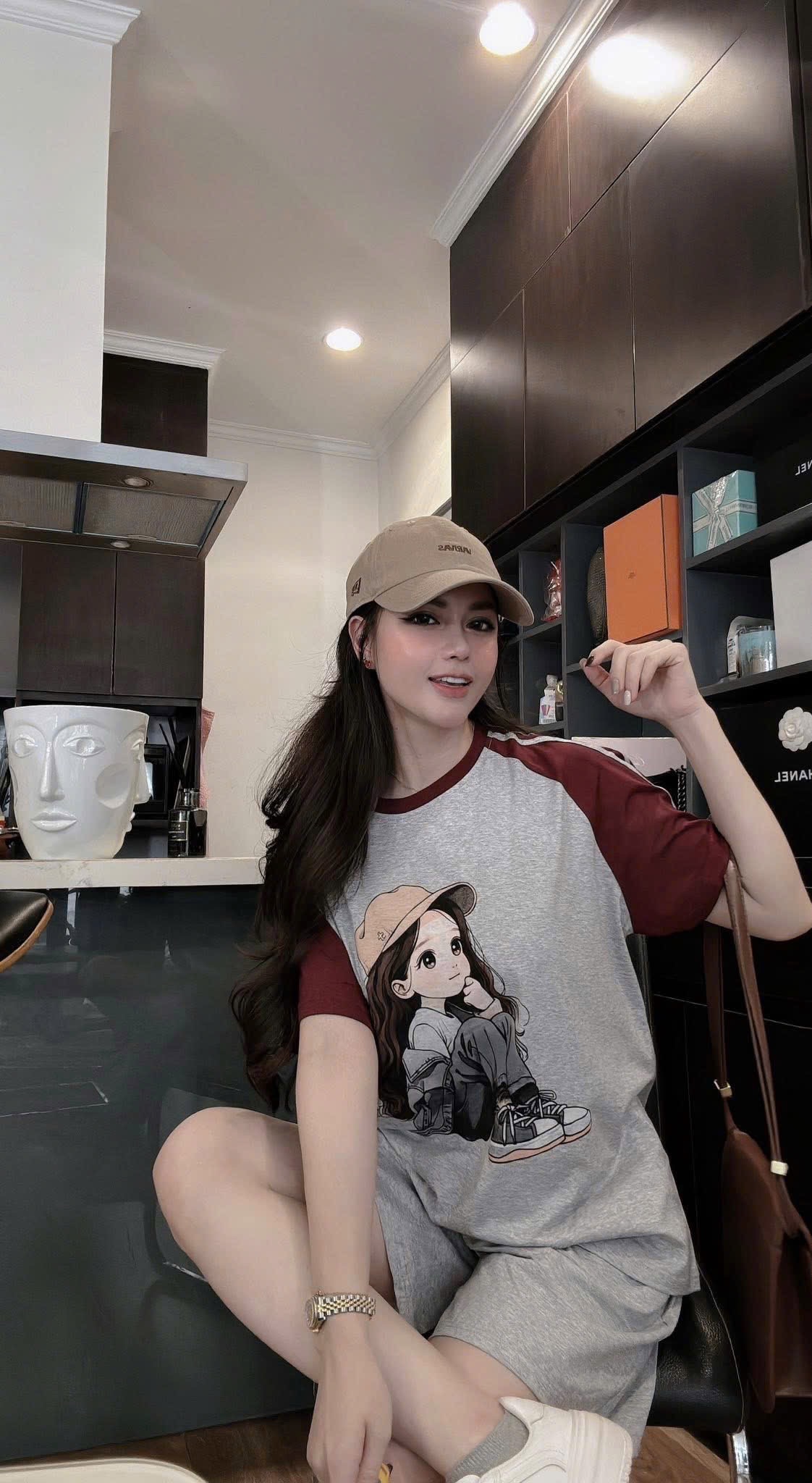BỘ ĐÙI GHI PHỐI ĐỎ HÌNH CÔ GÁI ĐỘI MŨ