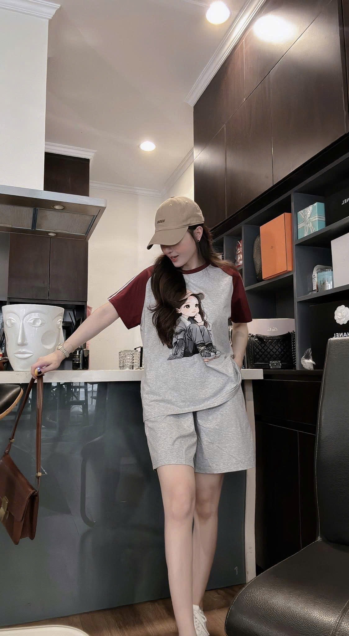 BỘ ĐÙI GHI PHỐI ĐỎ HÌNH CÔ GÁI ĐỘI MŨ