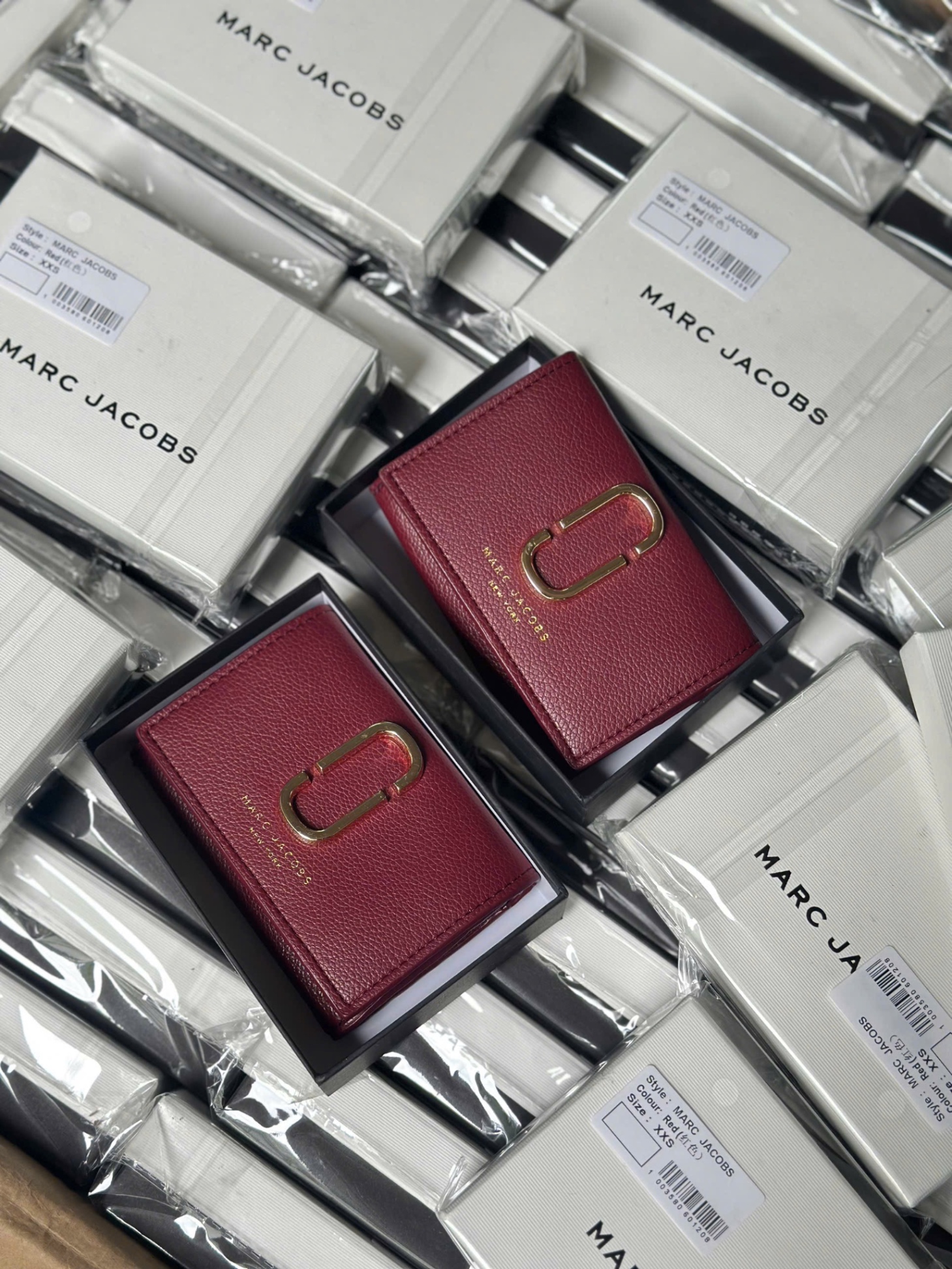 VÍ CẦM TAY MAC JACOBS MÀU ĐỎ CHÍNH HÃNG