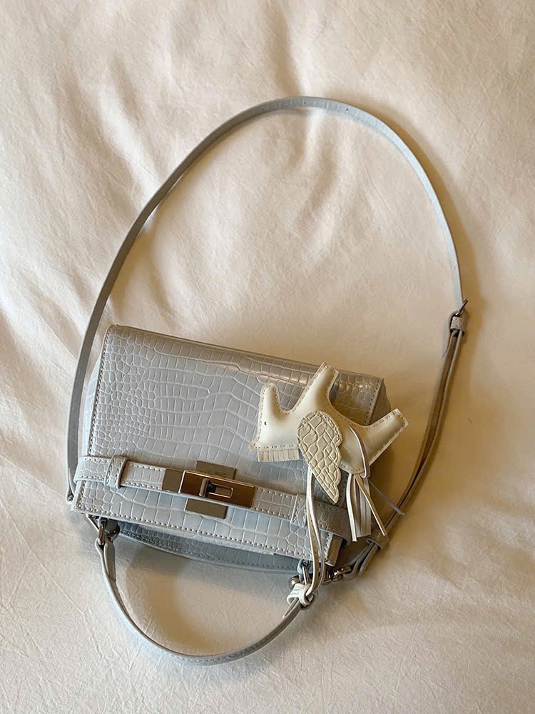 TÚI CHIO’2ND DA RẮN CHARM NGỰA MÀU XANH - SH125