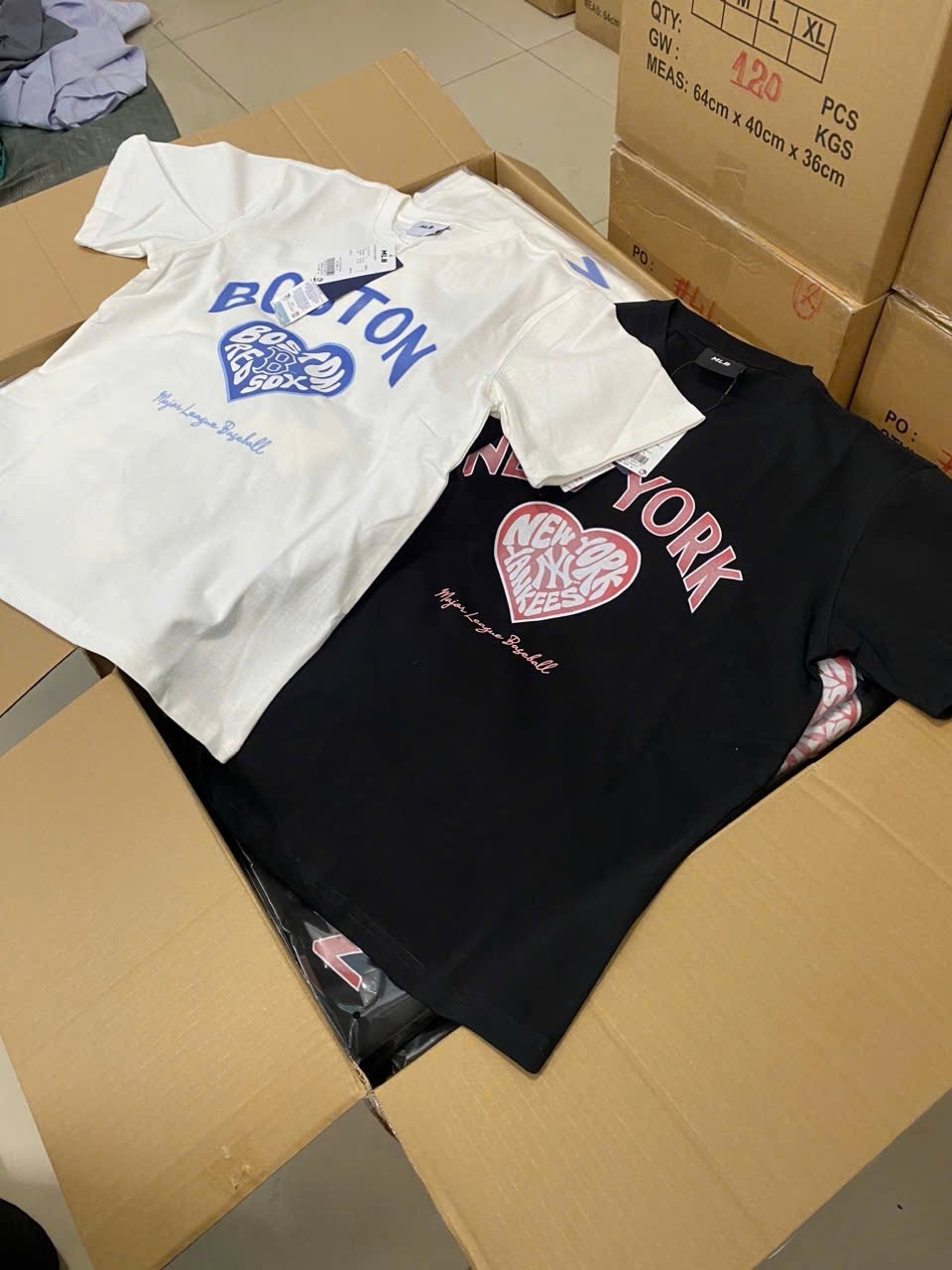 ÁO CỘC MLB BOSTON AUTH TUỒN XUÁT DƯ