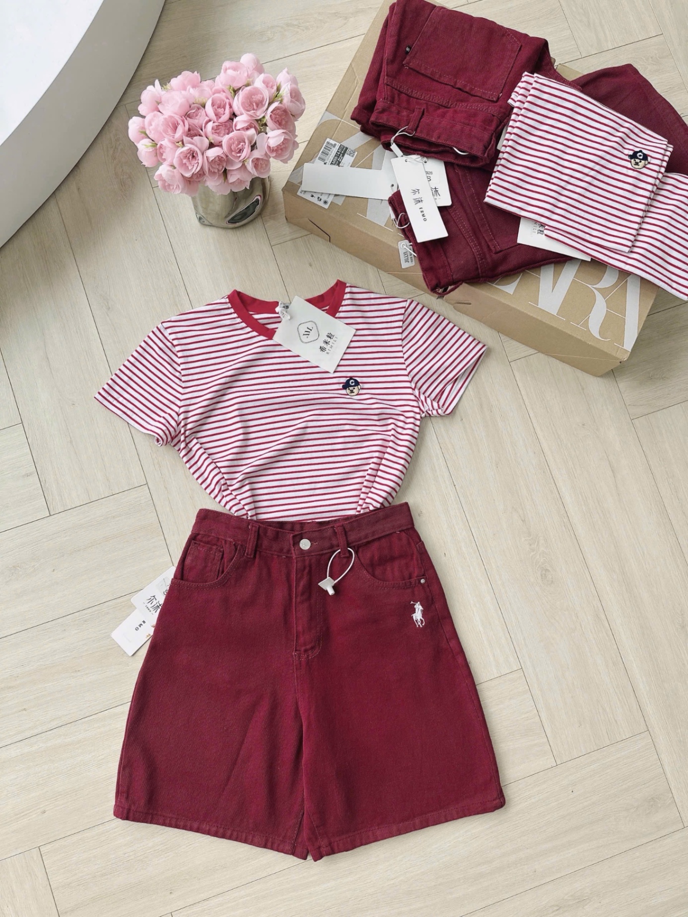 SET ÁO KẺ MIX SOOC JEAN ĐỎ THÊU NGỰA