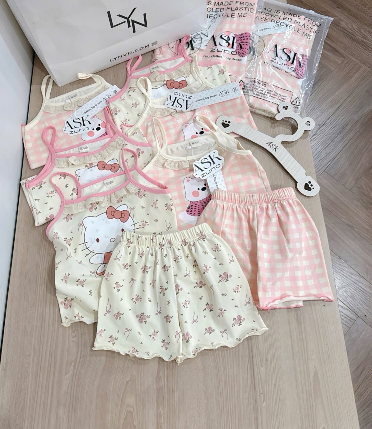 SET 2 BỘ ĐÙI 2S HÌNH KITTY BE HỒNG KẺ