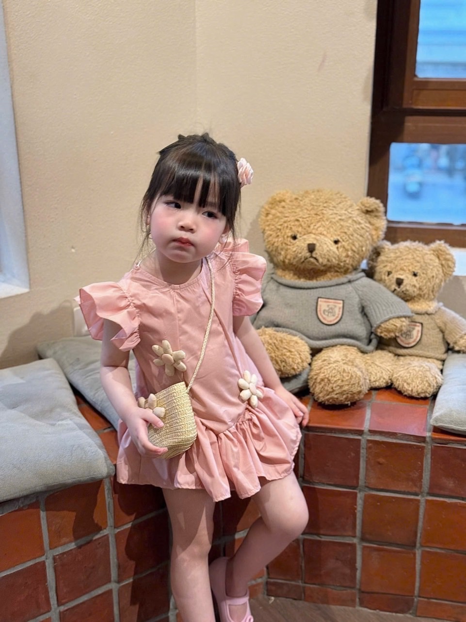 VÁY BỒNG MÀU HỒNG ĐÍNH HOA KÈM TÚI CÓI