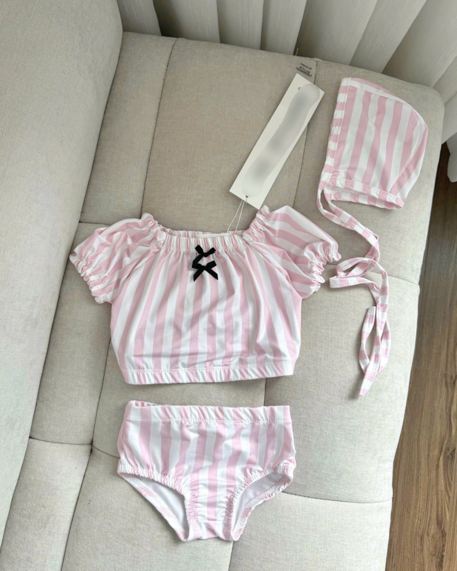 BỘ BƠI BIKINI KẺ HỒNG KÈM MŨ