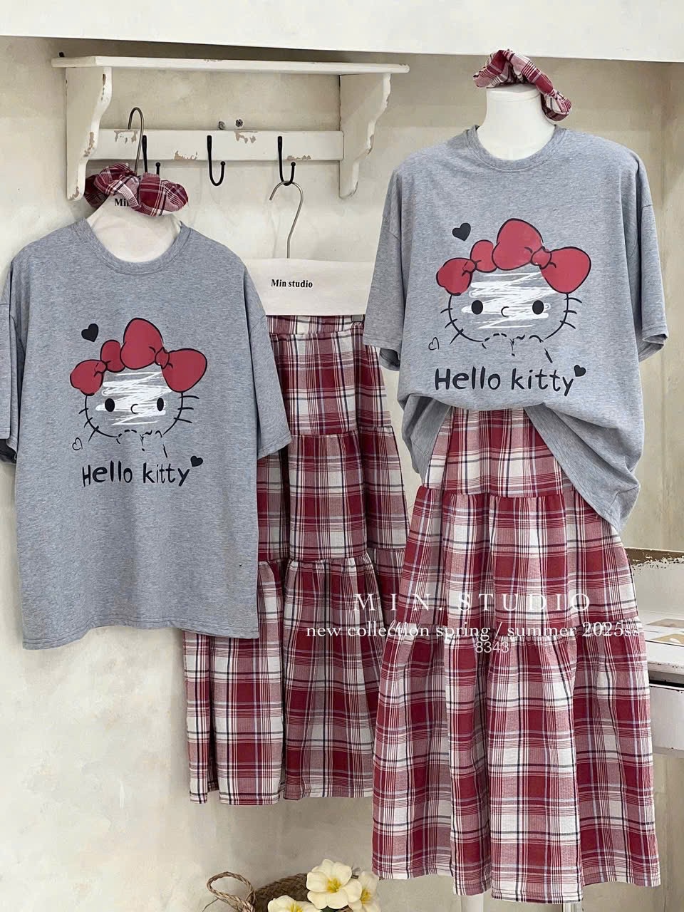 SET 3CT ÁO HELLO KITTY MIX CV KẺ ĐỎ KÈM BUỘC TÓC