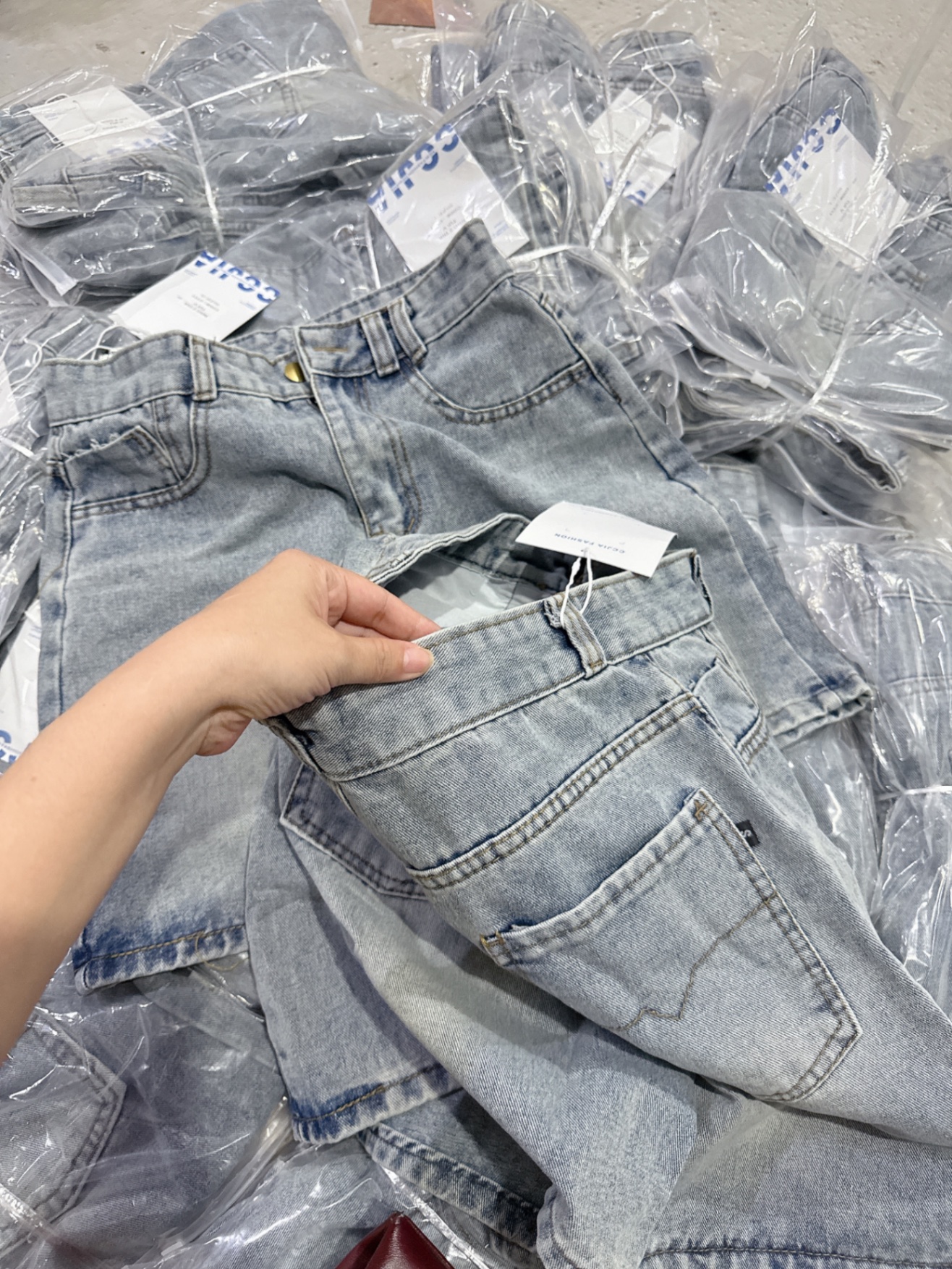 QUẦN SHORT JEAN XANH TÚI V CT31