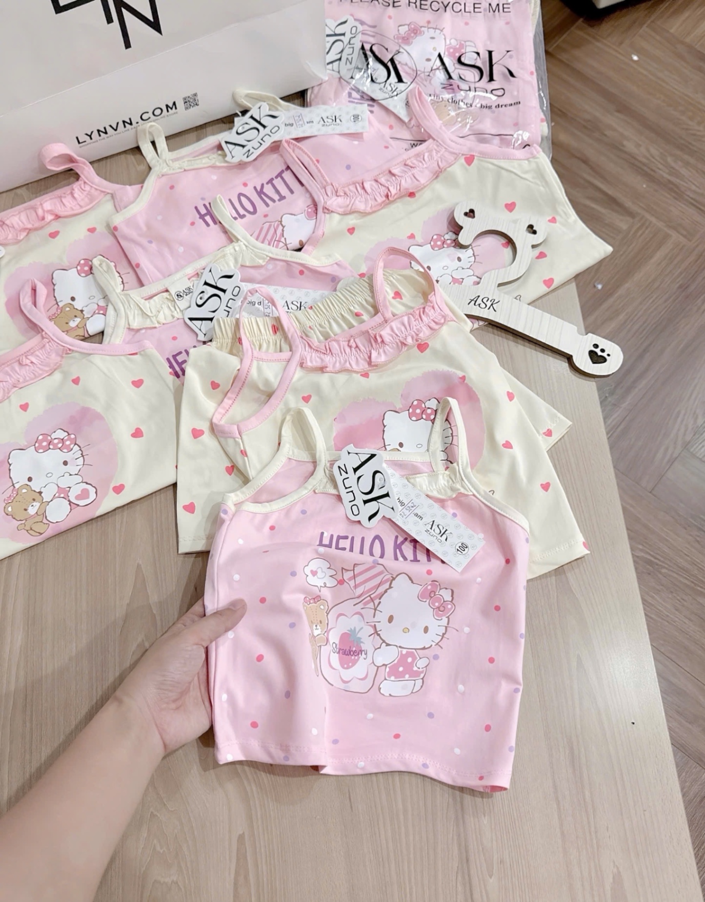SET 2 BỘ ĐÙI HELLO KITTY HỒNG BE BG