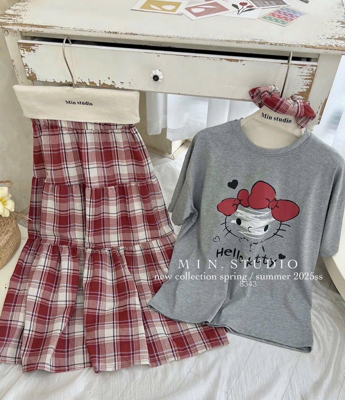 SET 3CT ÁO HELLO KITTY MIX CV KẺ ĐỎ KÈM BUỘC TÓC