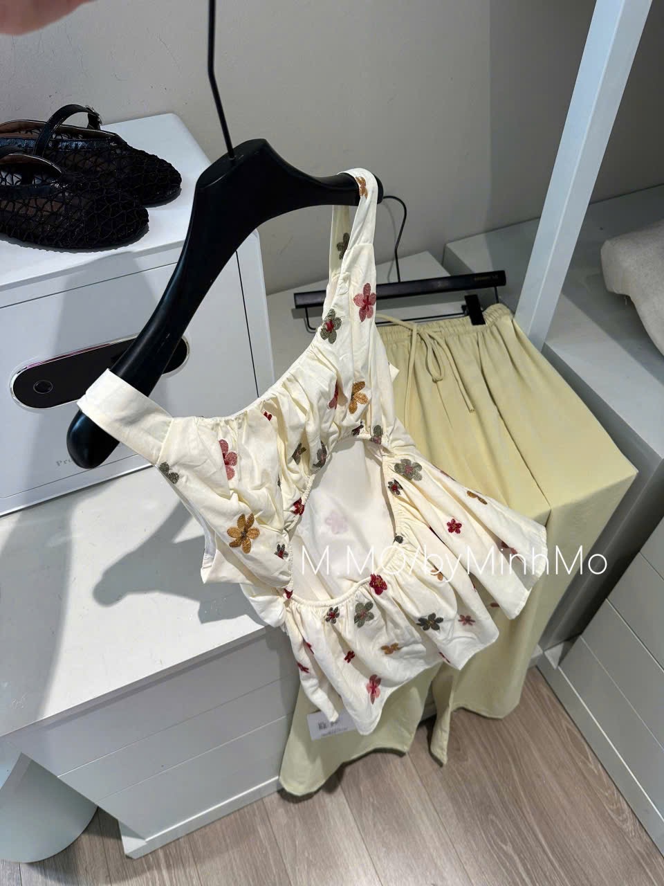 BỘ THÔ 2S THÊU HOA MIX QUẦN SUÔNG VÀNG