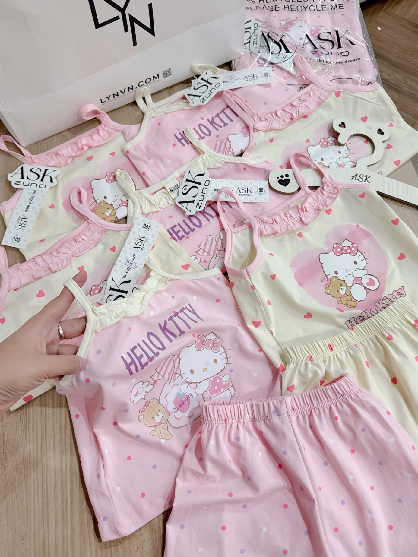 SET 2 BỘ ĐÙI HELLO KITTY HỒNG BE BG