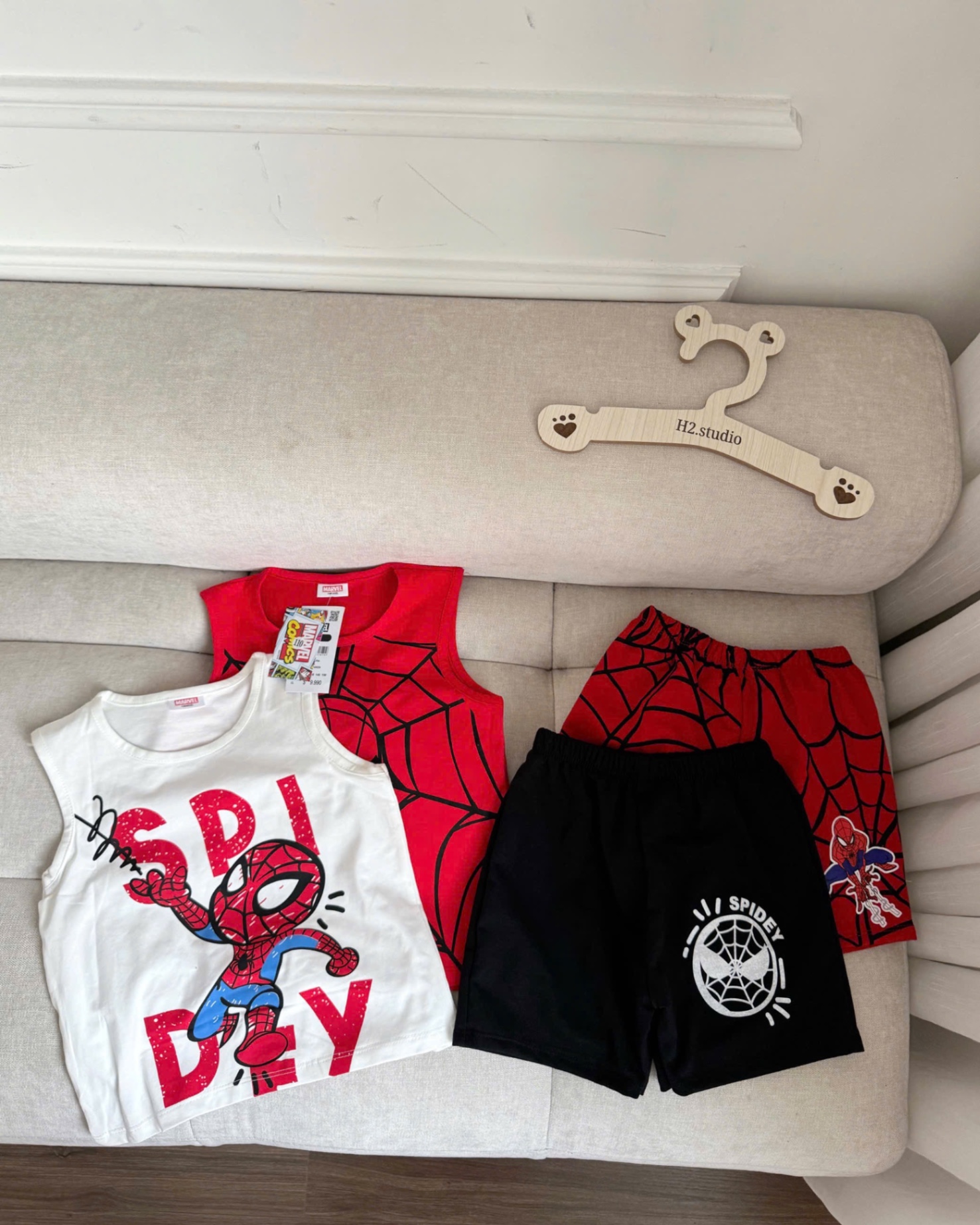 SET 2 BỘ ĐÙI BA LỖ HÌNH SIÊU NHÂN NHỆN TRẮNG ĐỎ
