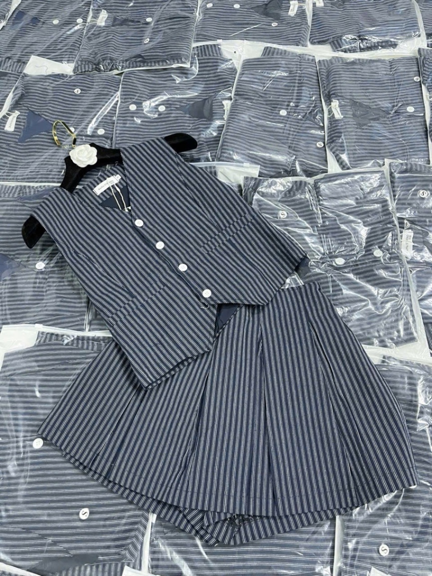SET KẺ THAN XN MIX QUẦN GIẢ VÁY