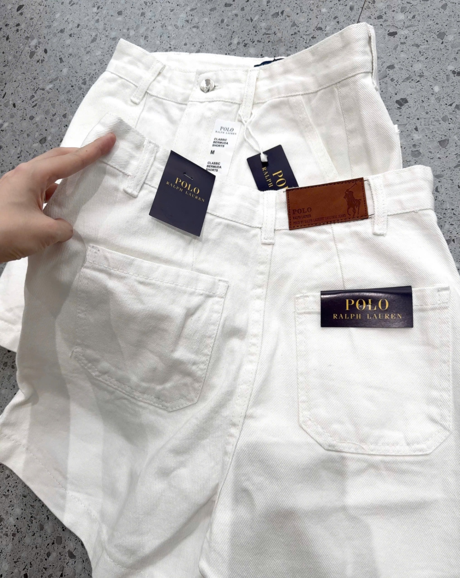 Màu trắng kem - QUẦN SOOC JEAN NGỐ VNXK THÊU NGỰA TRẮNG KEM