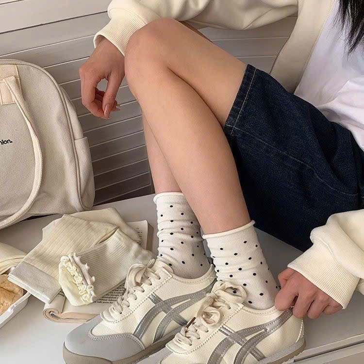 SET 10 ĐÔI TẤT TRẮNG TRƠN CHẤM BI CAO CỔ