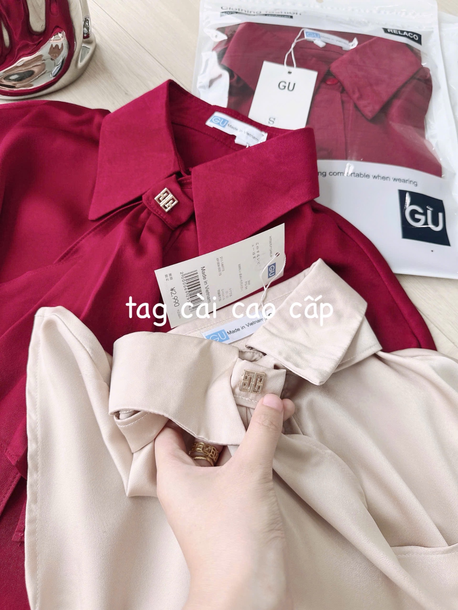 AO SƠ MI GU TAY LIỀN NƠ CỔ ĐỎ BE
