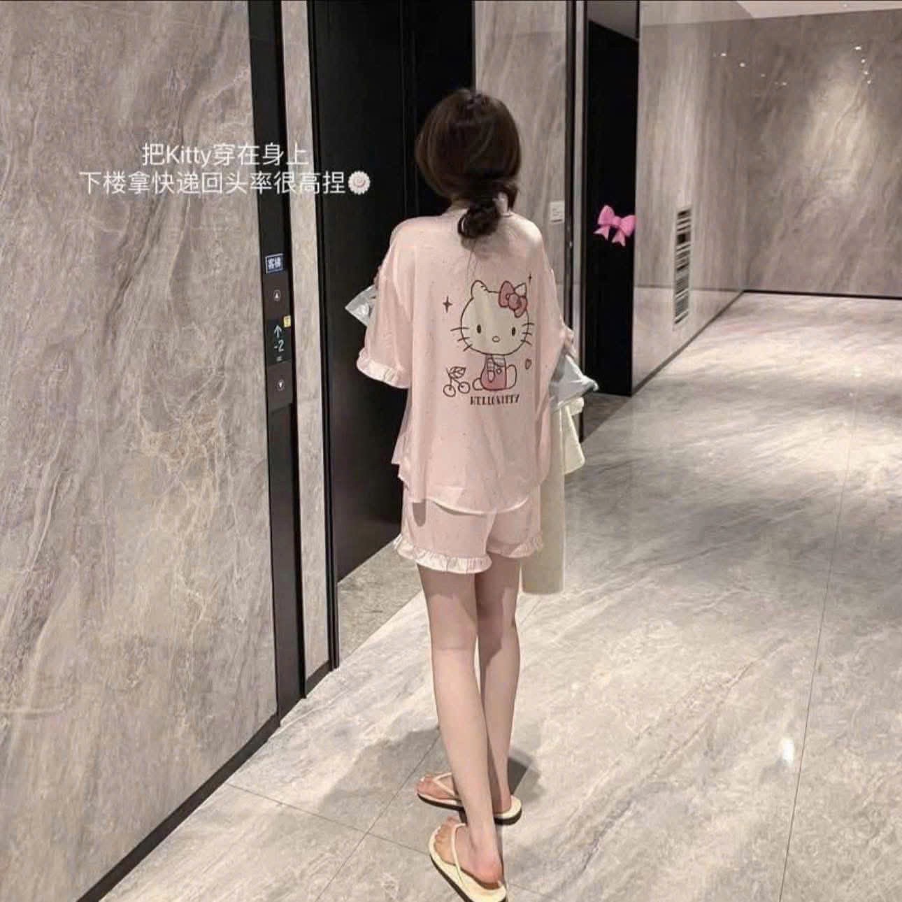 BỘ LỤA HỒNG HELLO KITTY CHẤM QC