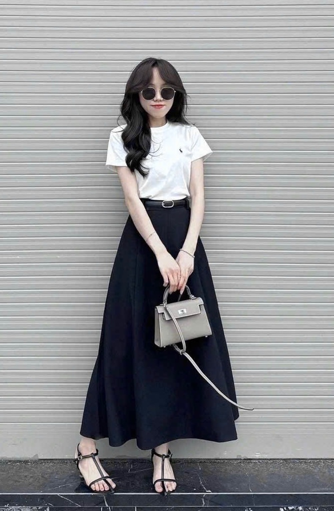 SET ÁO CỘC TRẮNG THÊU NGỰA MI MIX CV MIDI THAN