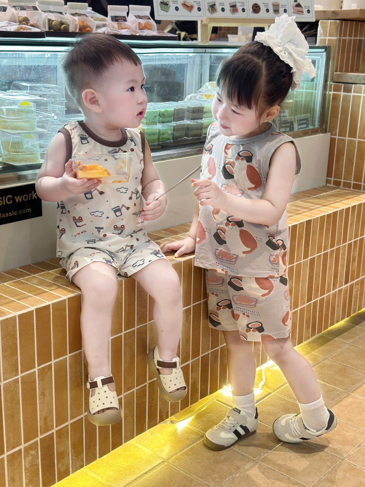 SET 2 BỘ ĐÙI BA LỖ OTO TONE TRẮNG NÂU