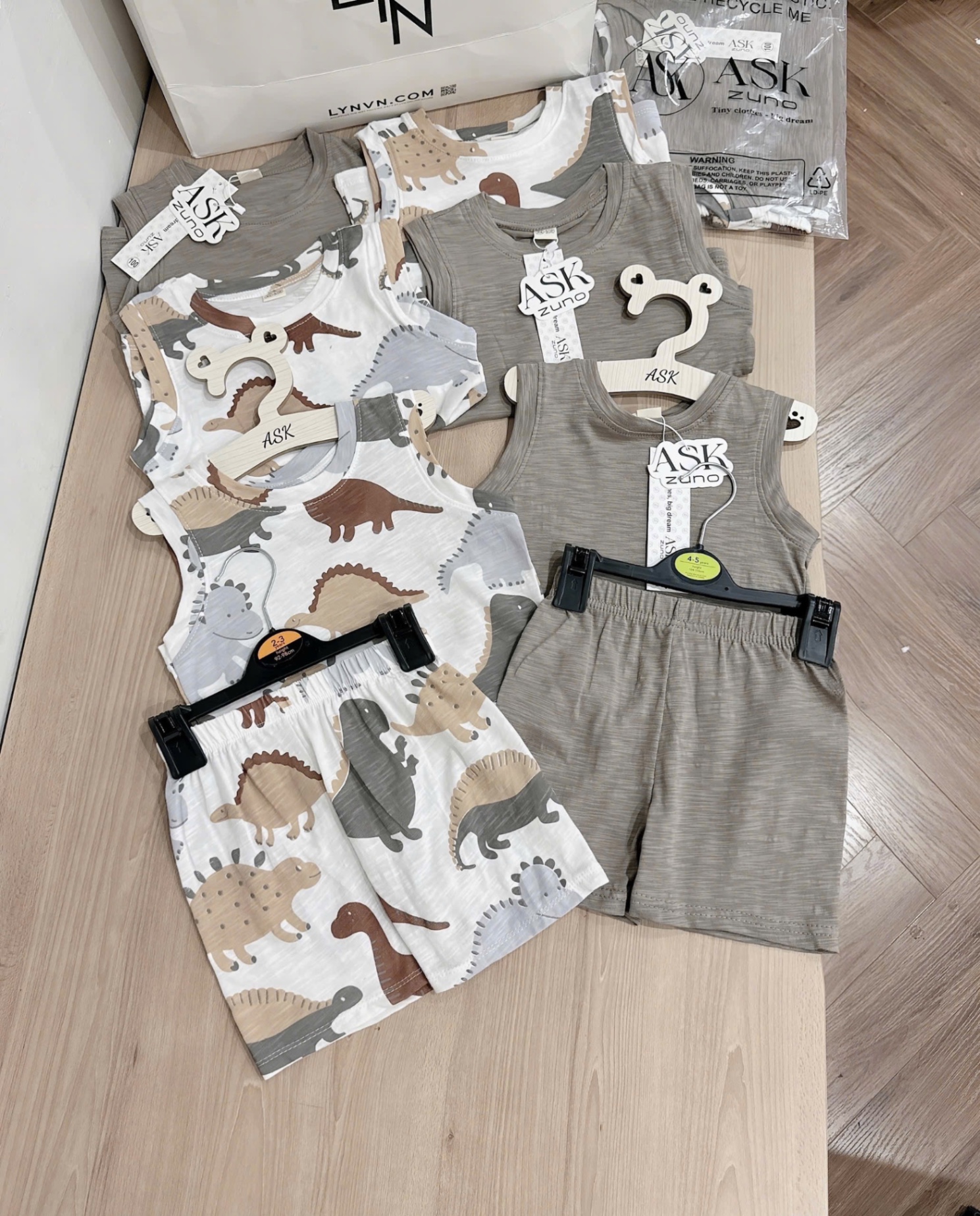 SET 2 BỘ BA LỖ KHỦNG LONG TONE XÁM BE