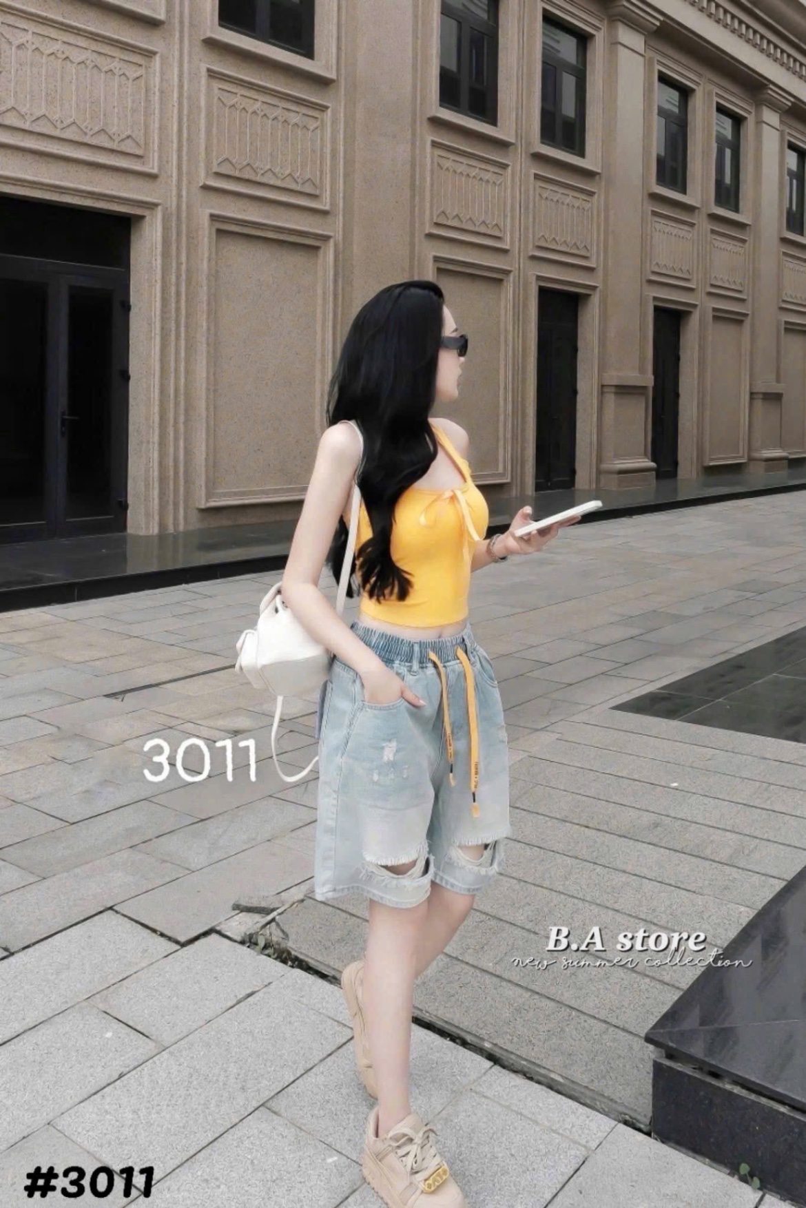 QUẦN SHORT JEAN NGỐ RÁCH DÂY VÀNG