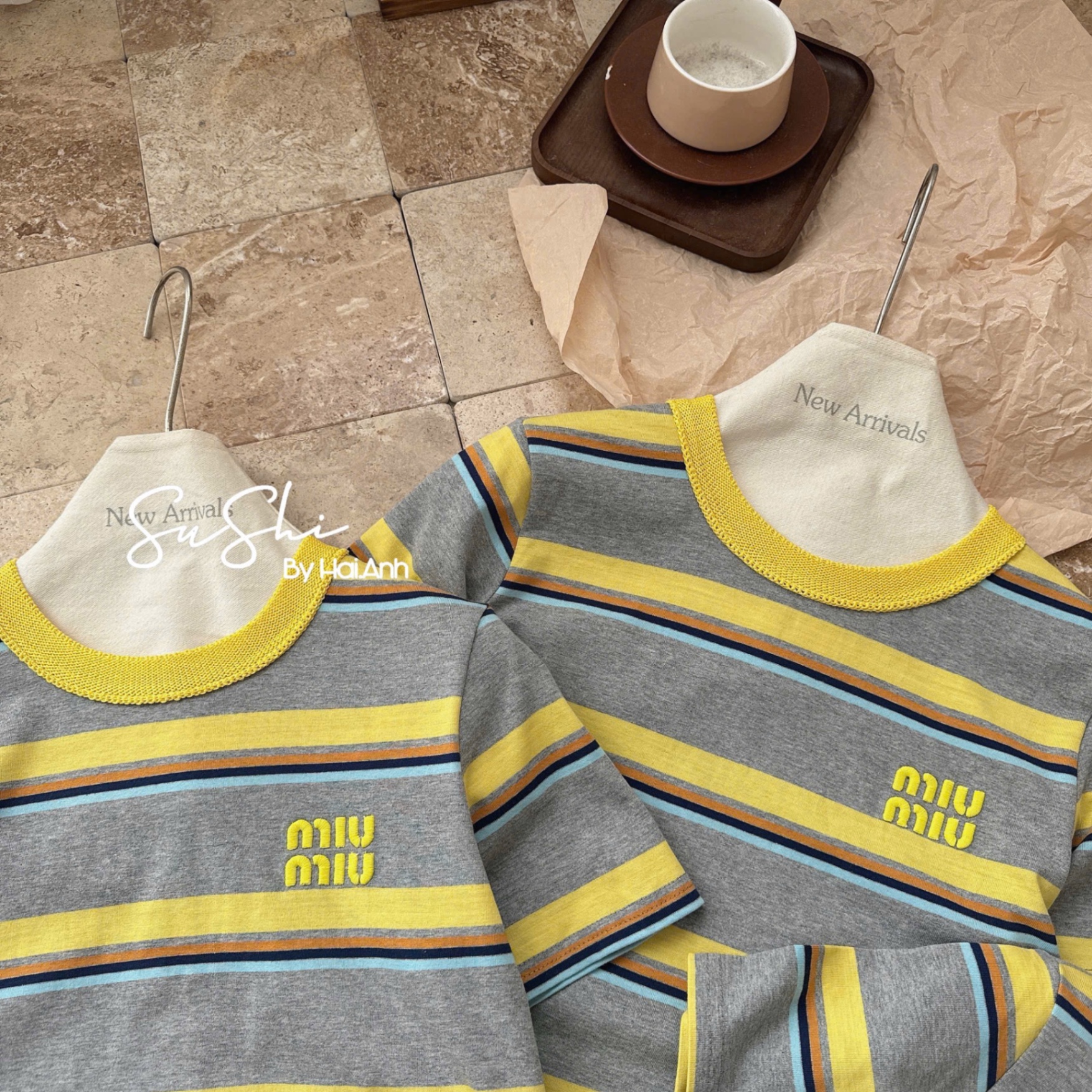 ÁO PULL KẺ XÁM VÀNG MIUMIU QC