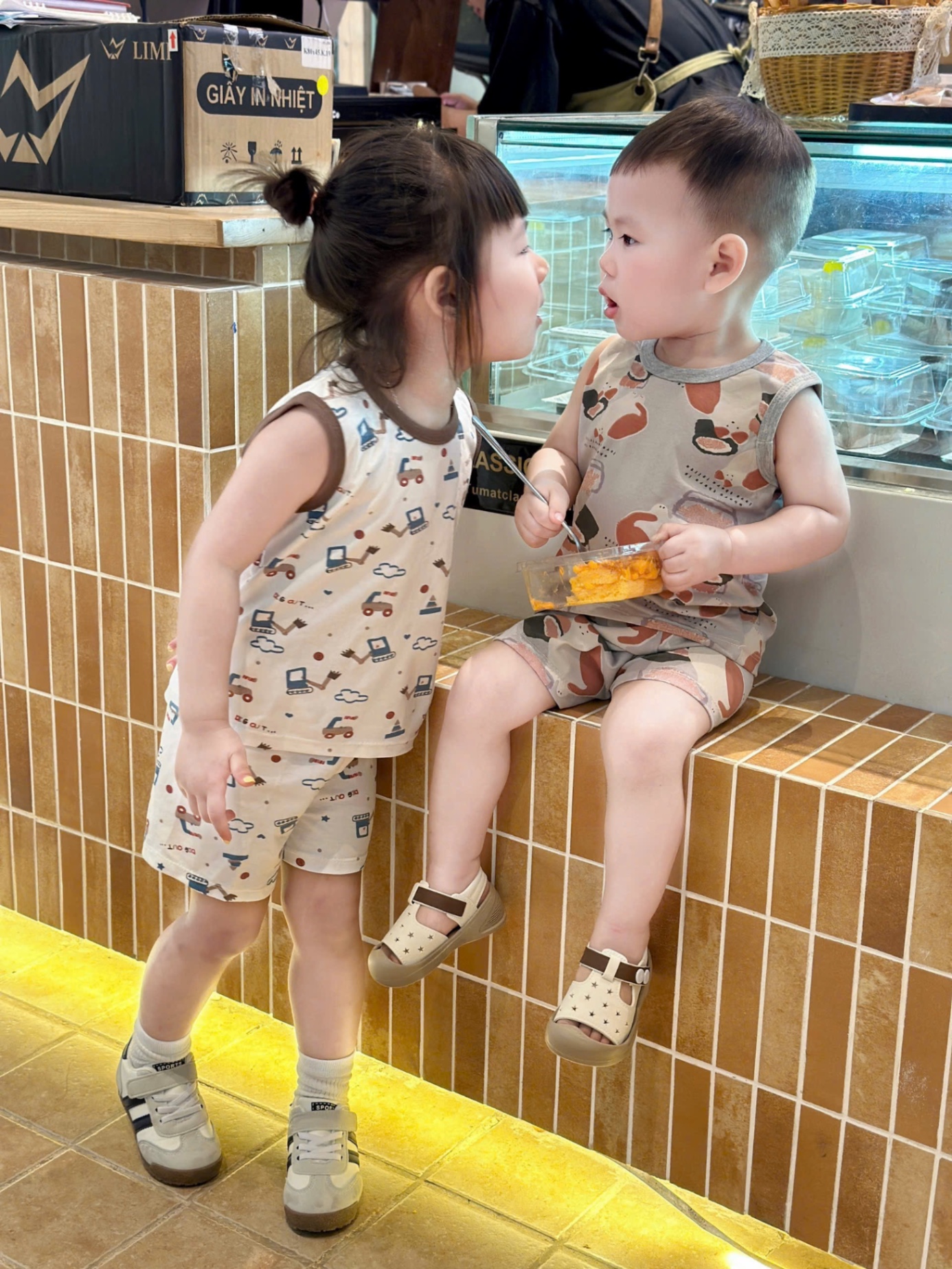 SET 2 BỘ ĐÙI BA LỖ OTO TONE TRẮNG NÂU