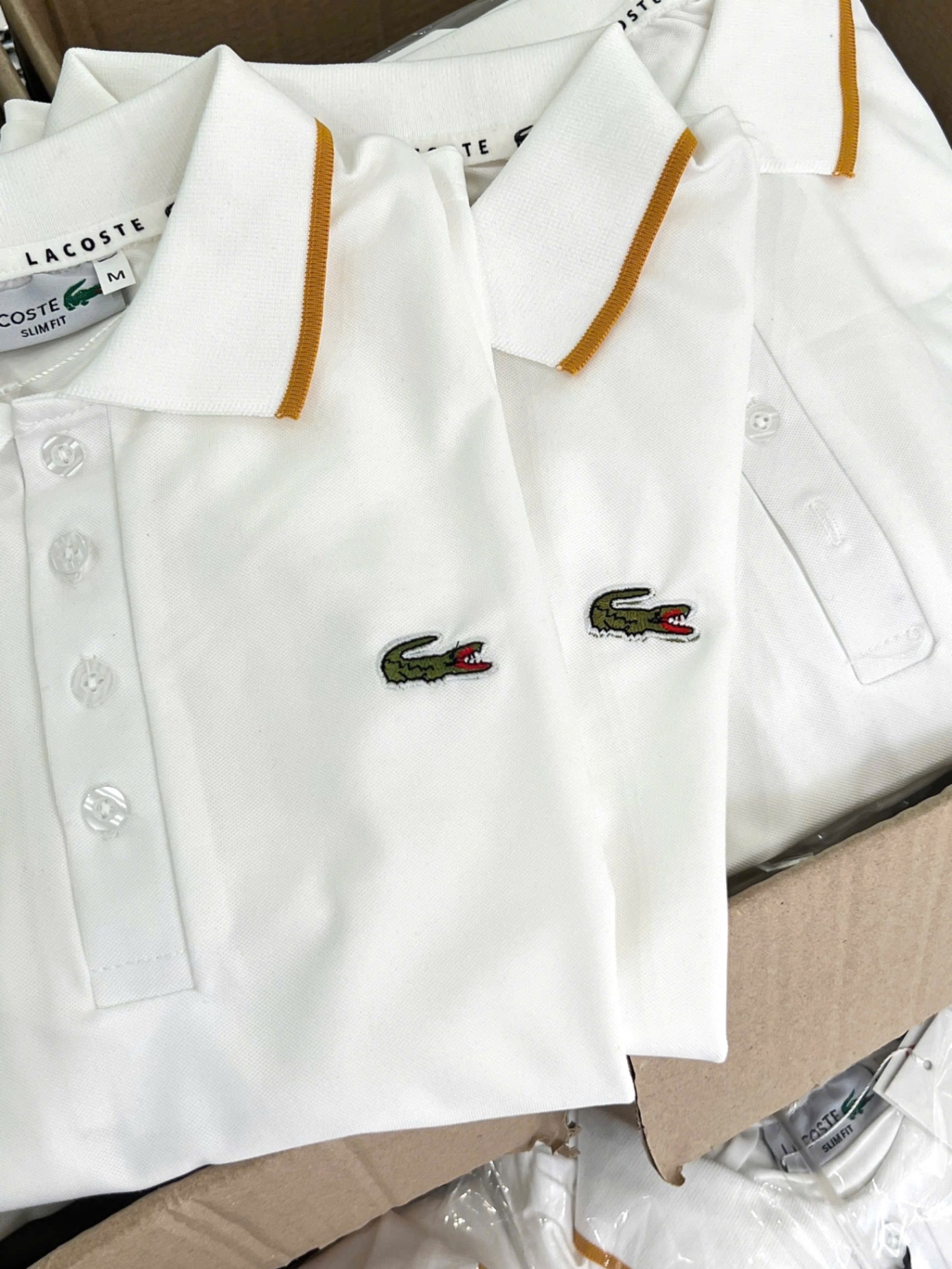 ÁO POLO LCT TRẮNG CỔ VIỀN VÀNG