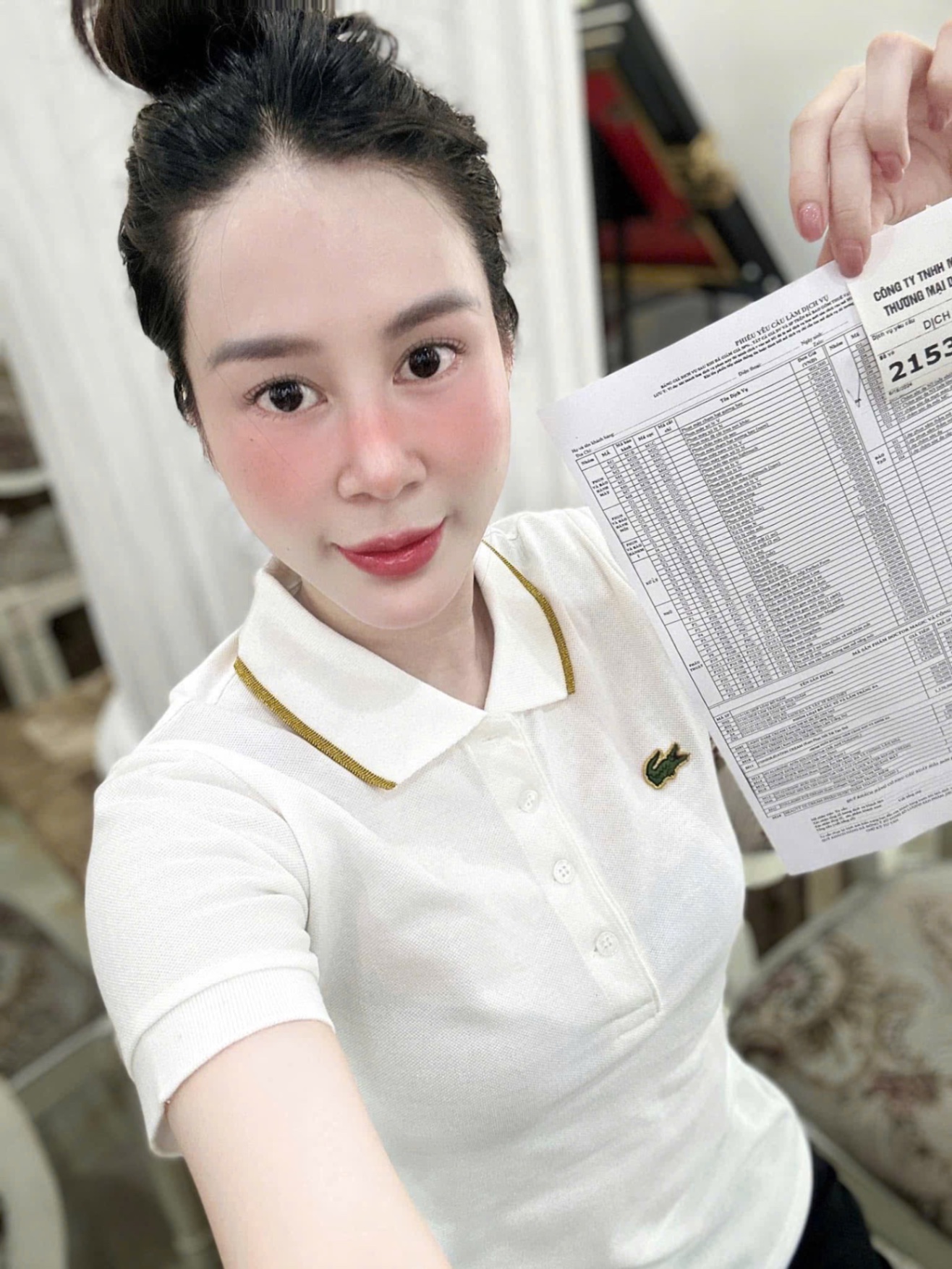 ÁO POLO LCT TRẮNG CỔ VIỀN VÀNG