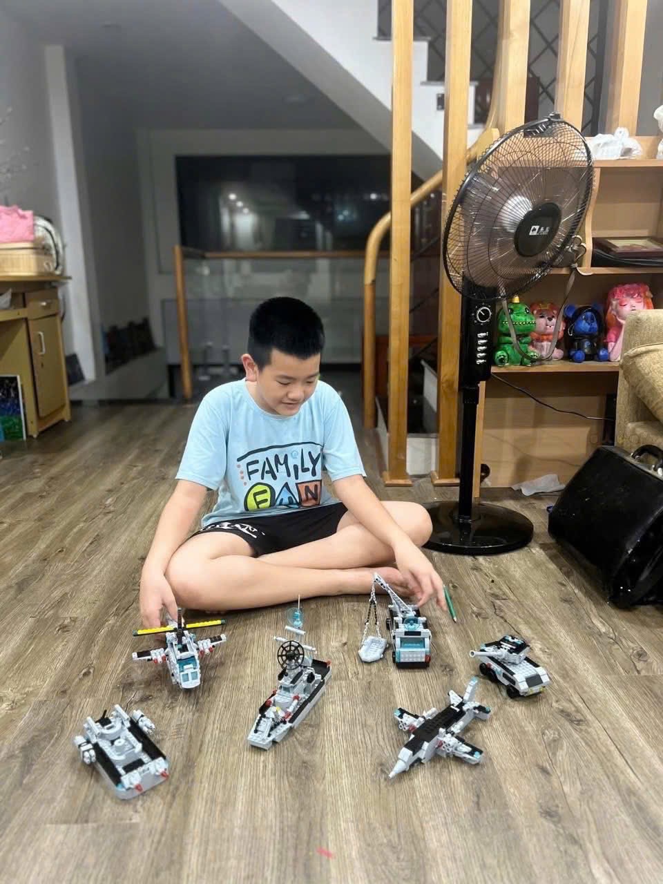 LEGO TÀU CHIẾN GIÁ TỐT