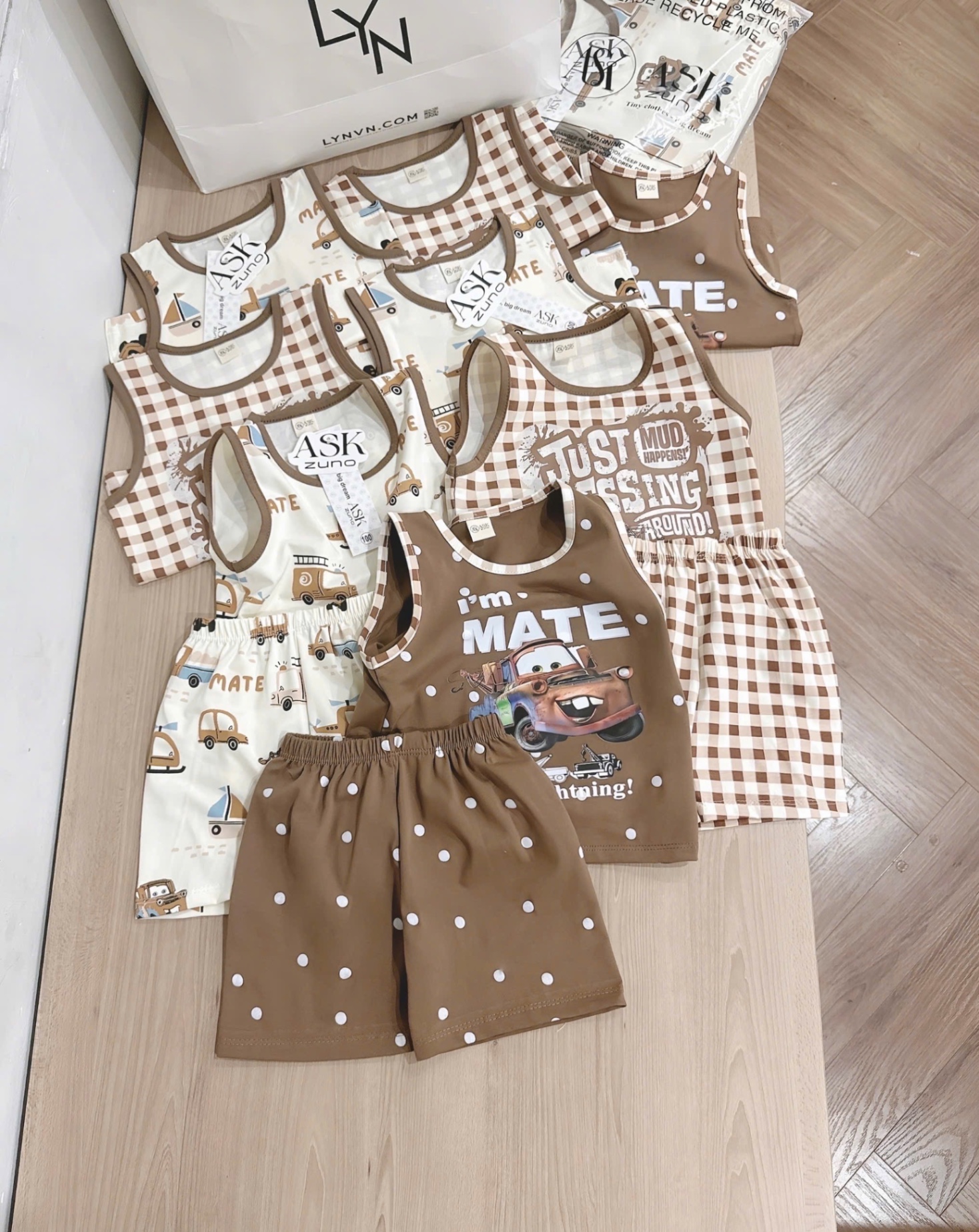 SET 3 BỘ ĐÙI BA LỖ HÌNH OTO TONE NÂU BE