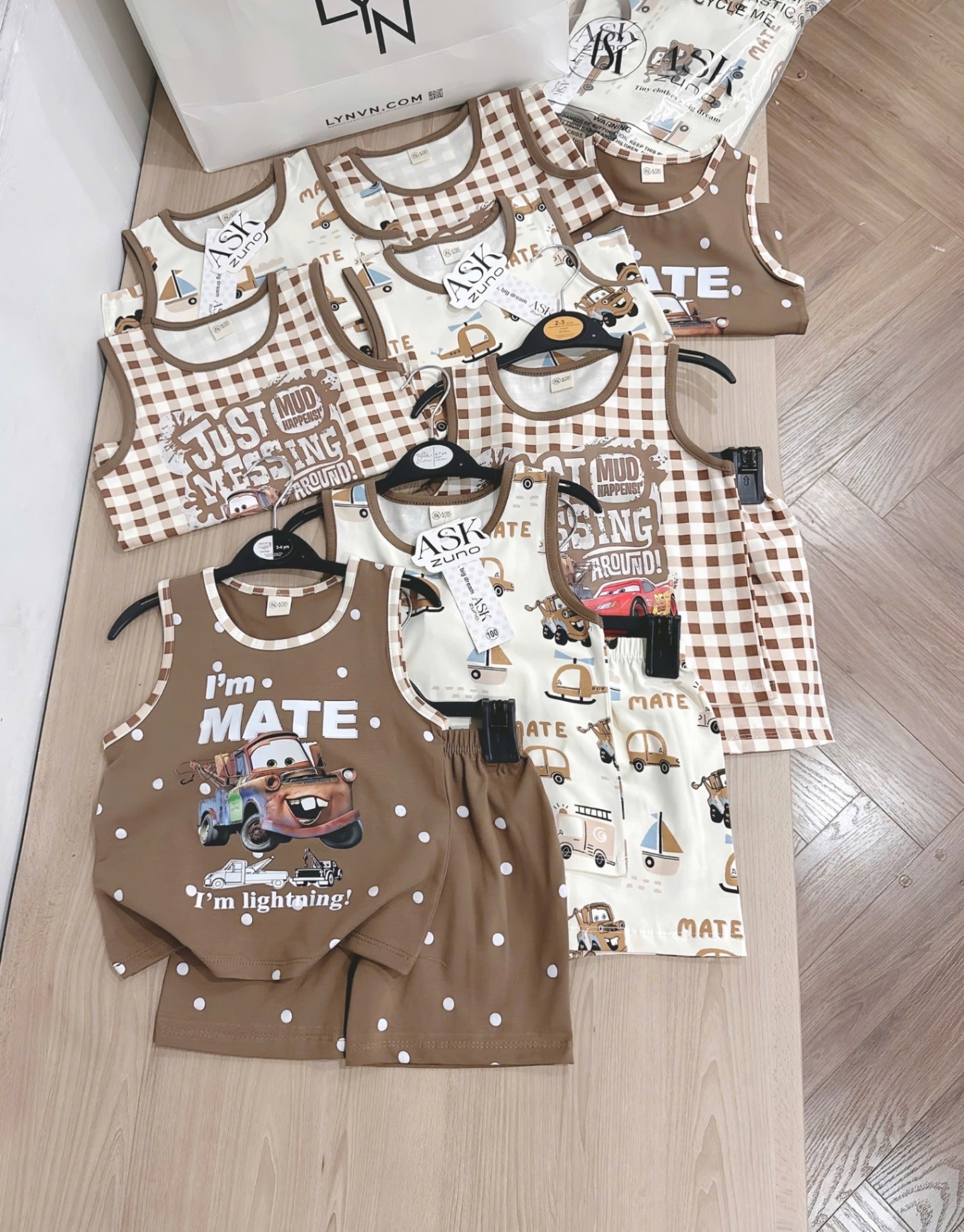 SET 3 BỘ ĐÙI BA LỖ HÌNH OTO TONE NÂU BE