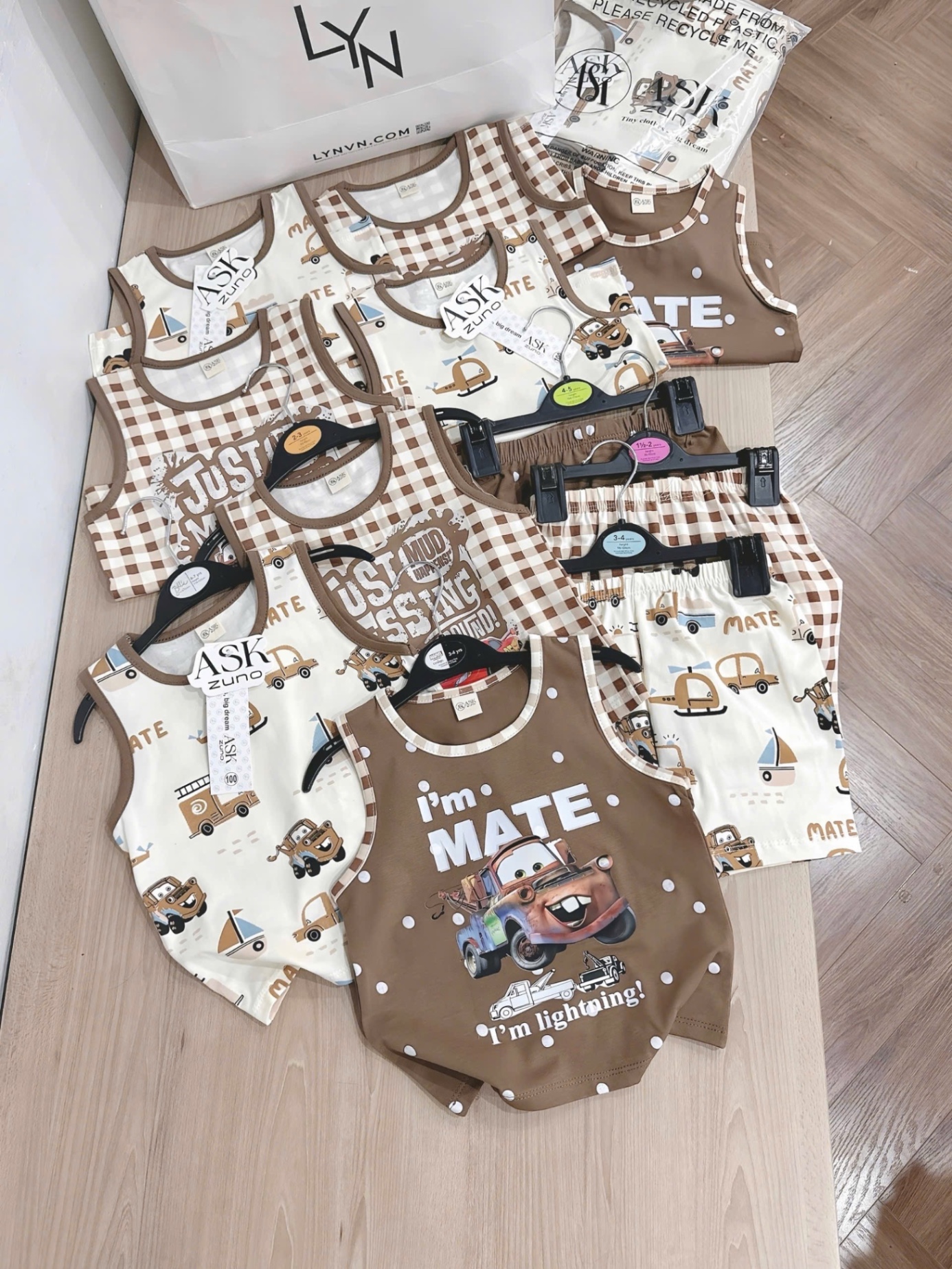 SET 3 BỘ ĐÙI BA LỖ HÌNH OTO TONE NÂU BE