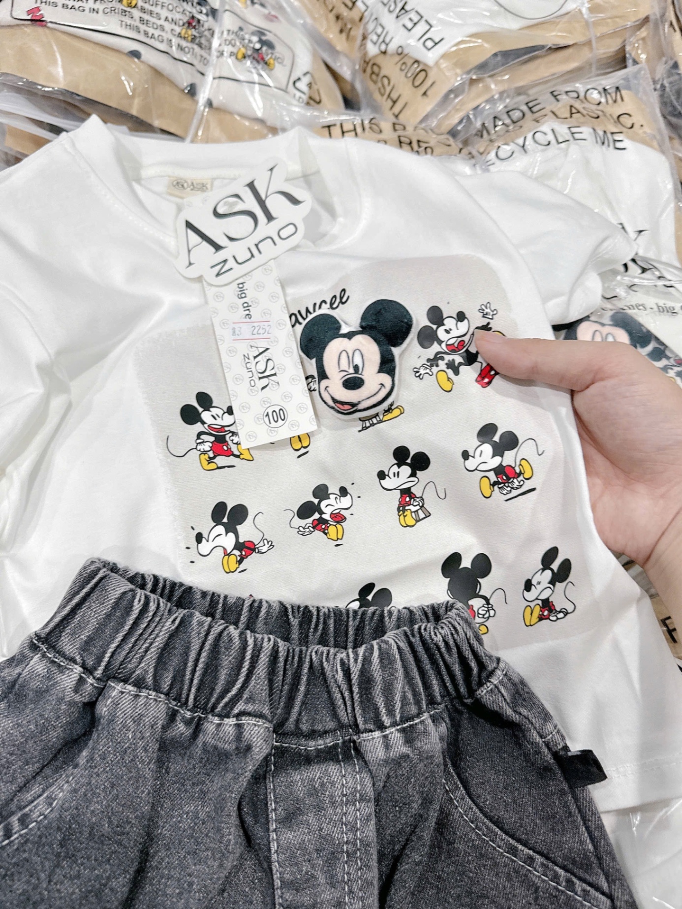 BỘ CỘC MICKY QUẦN JEAN XÁM BT