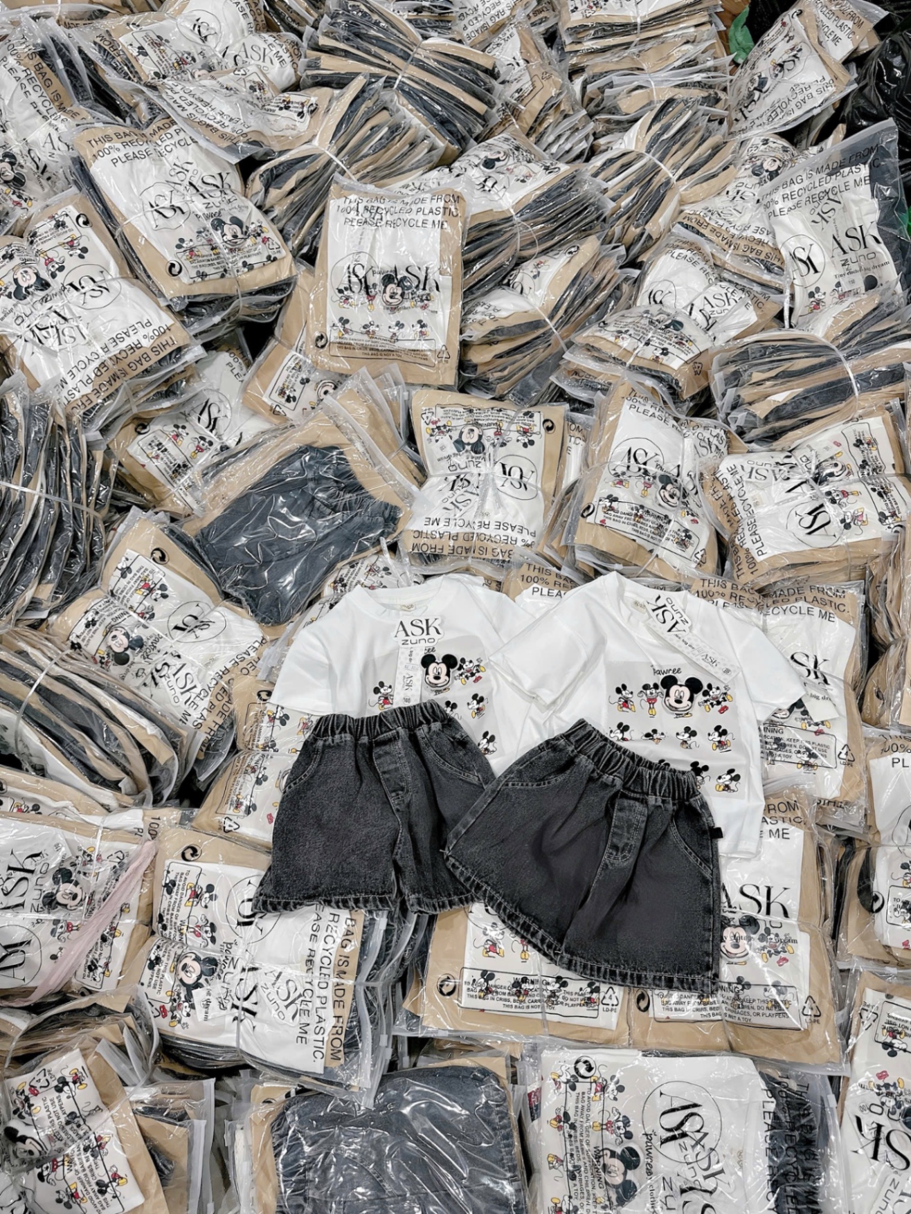BỘ CỘC MICKY QUẦN JEAN XÁM BT