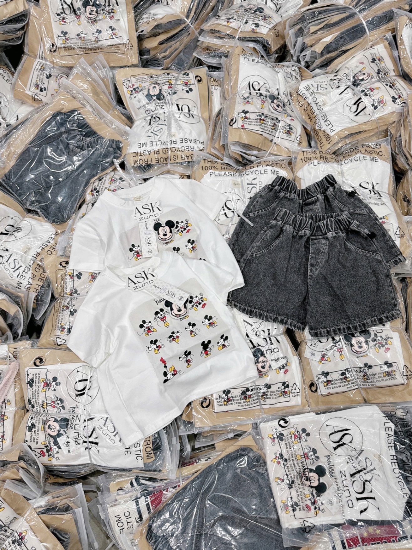 BỘ CỘC MICKY QUẦN JEAN XÁM BT