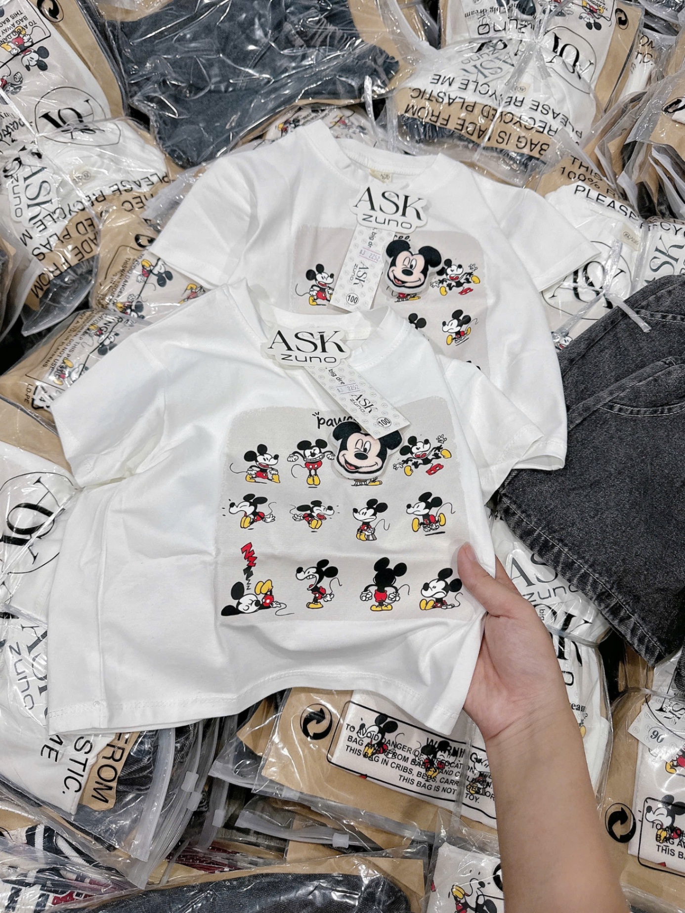 BỘ CỘC MICKY QUẦN JEAN XÁM BT