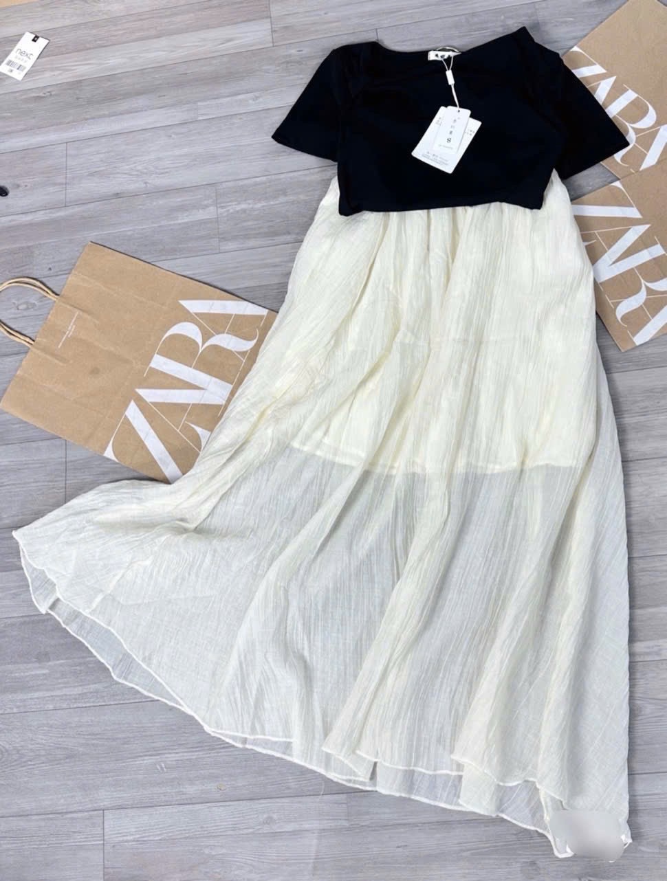 SET ÁO ĐEN LỆCH VAI MIX CV TƠ BE