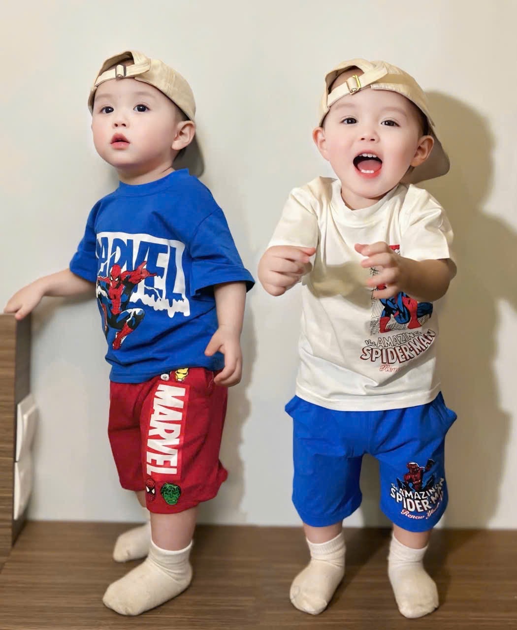 XẢ KHO SÉT 2 BỘ SIÊU NHÂN MAVEL TRẮNG XANH