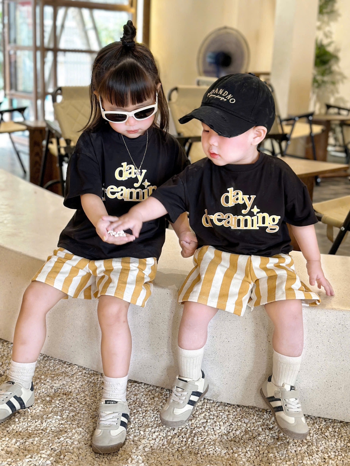 SET 2 BỘ ĐÙI HÌNH CÚN CHỮ DAY QUẦN KẺ