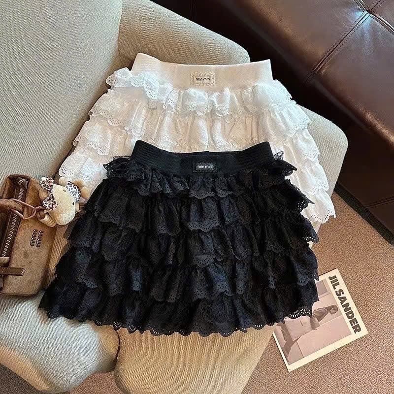 CHÂN VÁY REN TẦNG DÁNG NGẮN MIUMIU QC