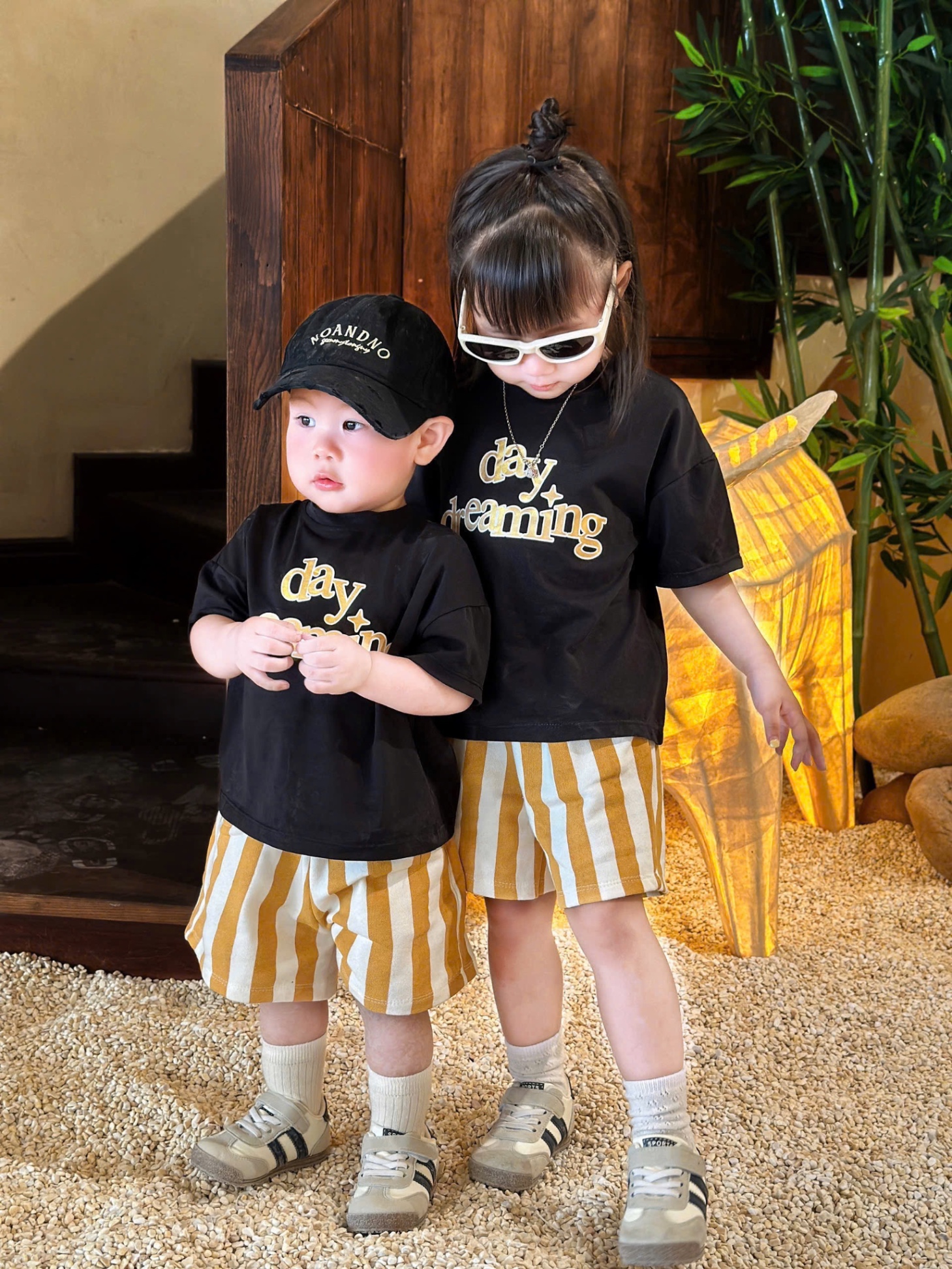 SET 2 BỘ ĐÙI HÌNH CÚN CHỮ DAY QUẦN KẺ