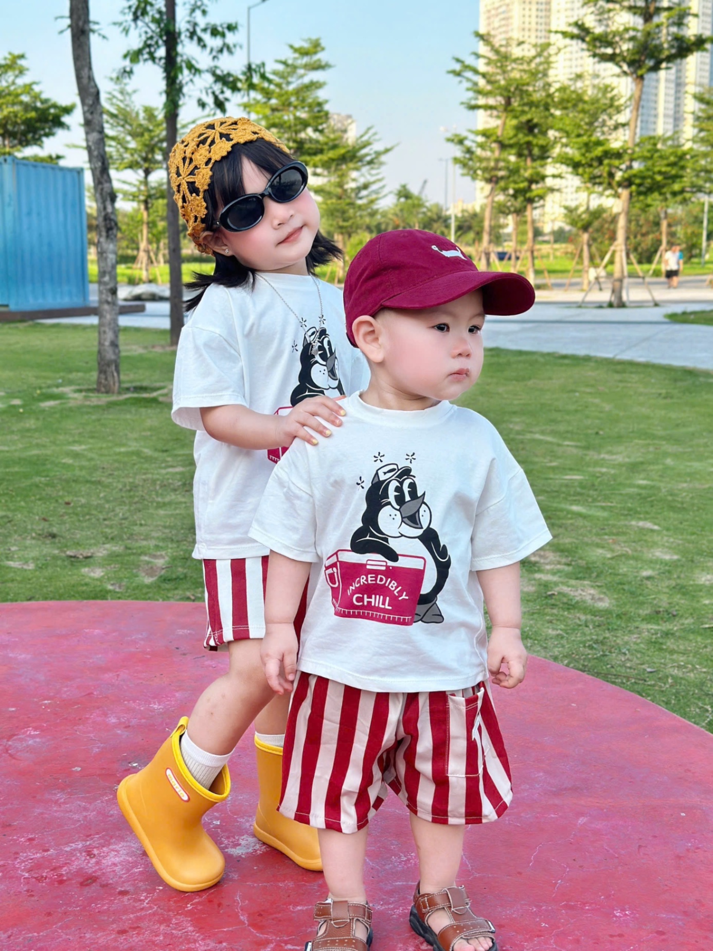 SET 2 BỘ ĐÙI HÌNH CÚN CHỮ DAY QUẦN KẺ