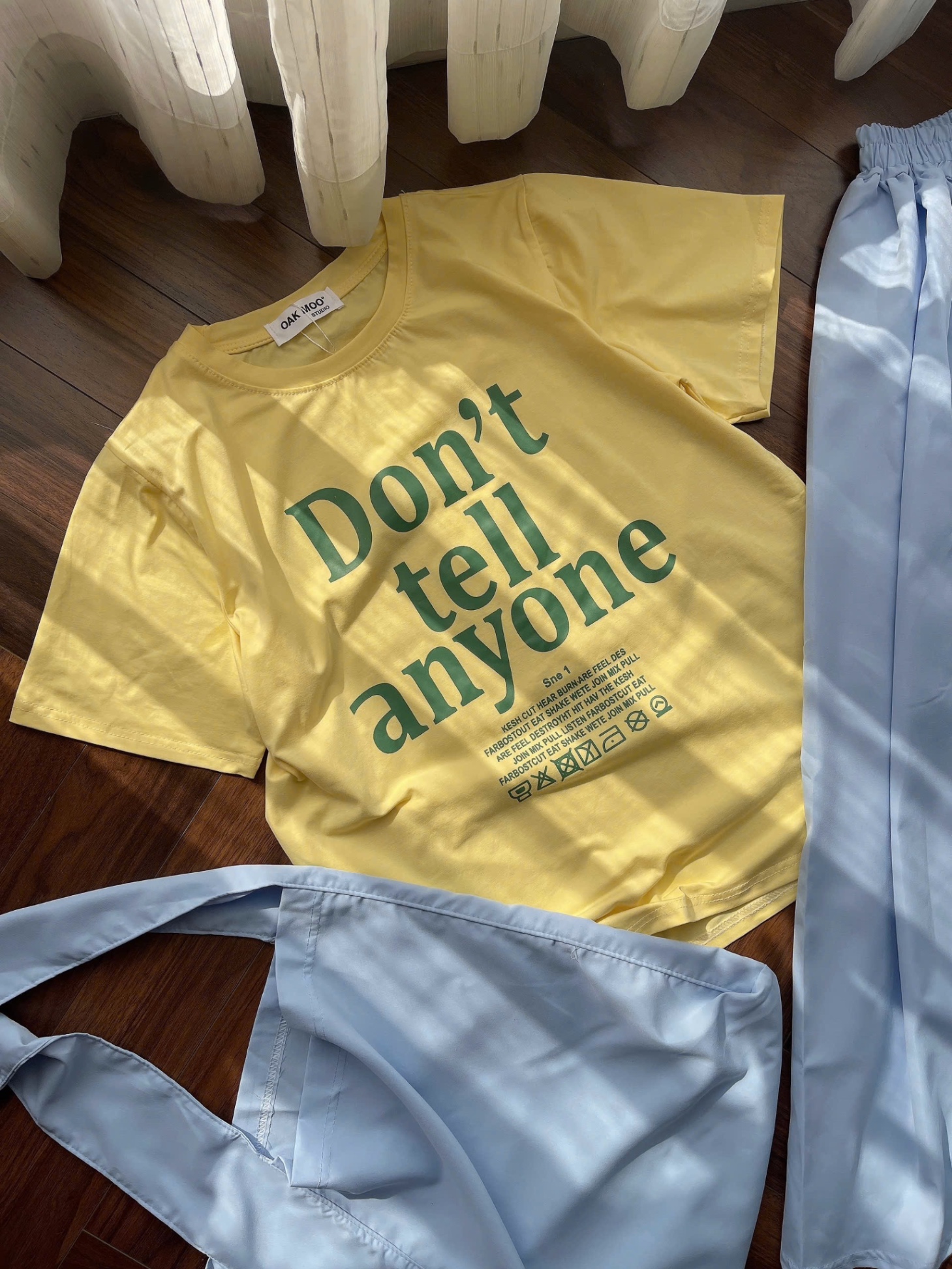 SET ÁO VÀNG CHỮ DONT MIX CV XANH KÈM TÚI
