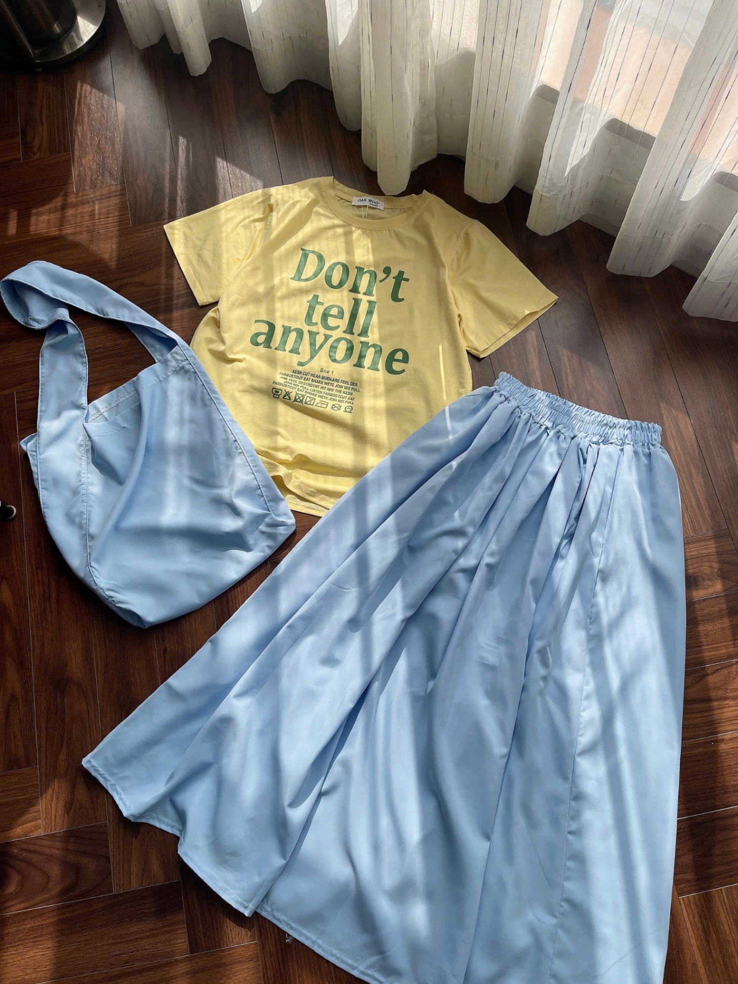 SET ÁO VÀNG CHỮ DONT MIX CV XANH KÈM TÚI