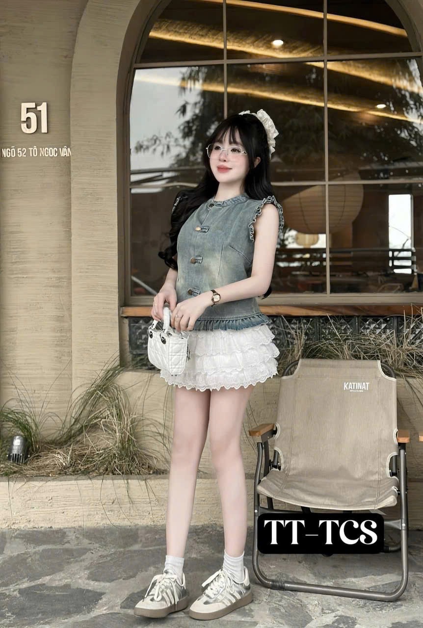 CHÂN VÁY REN TẦNG DÁNG NGẮN MIUMIU QC