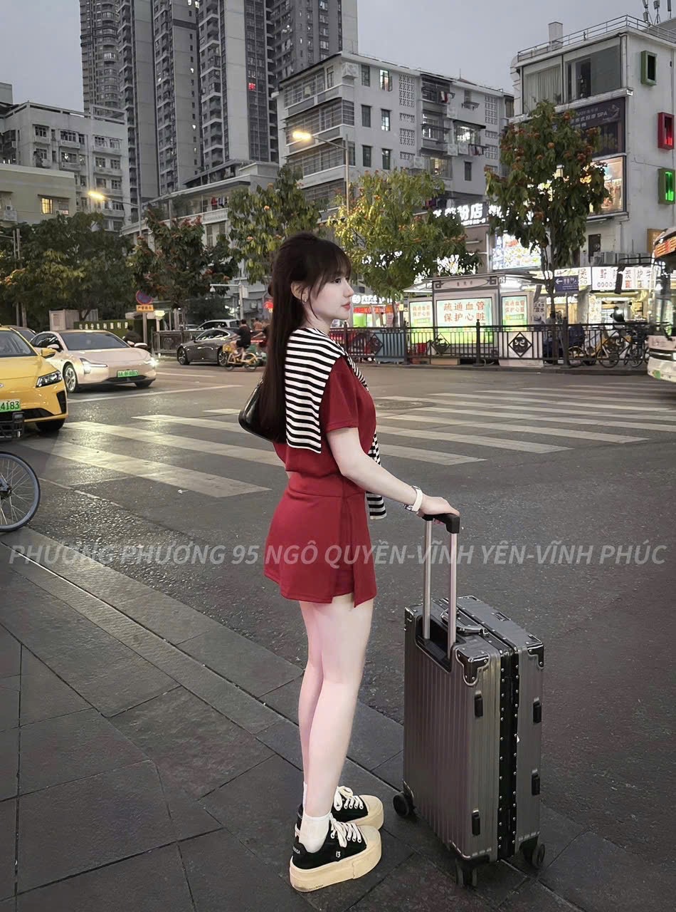 SET ÁO CỘC ĐỎ MIX CV XẺ SƯỜN MIX KHĂN