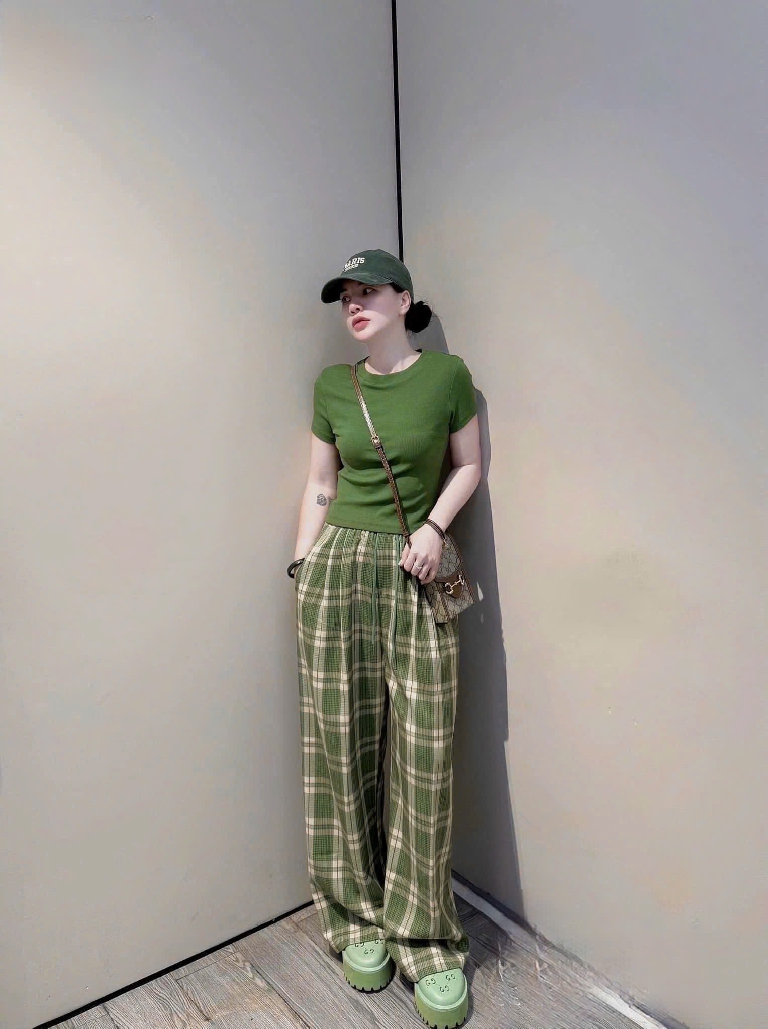SET AO PULL CỘC MIX QUẦN KẺ XANH LA