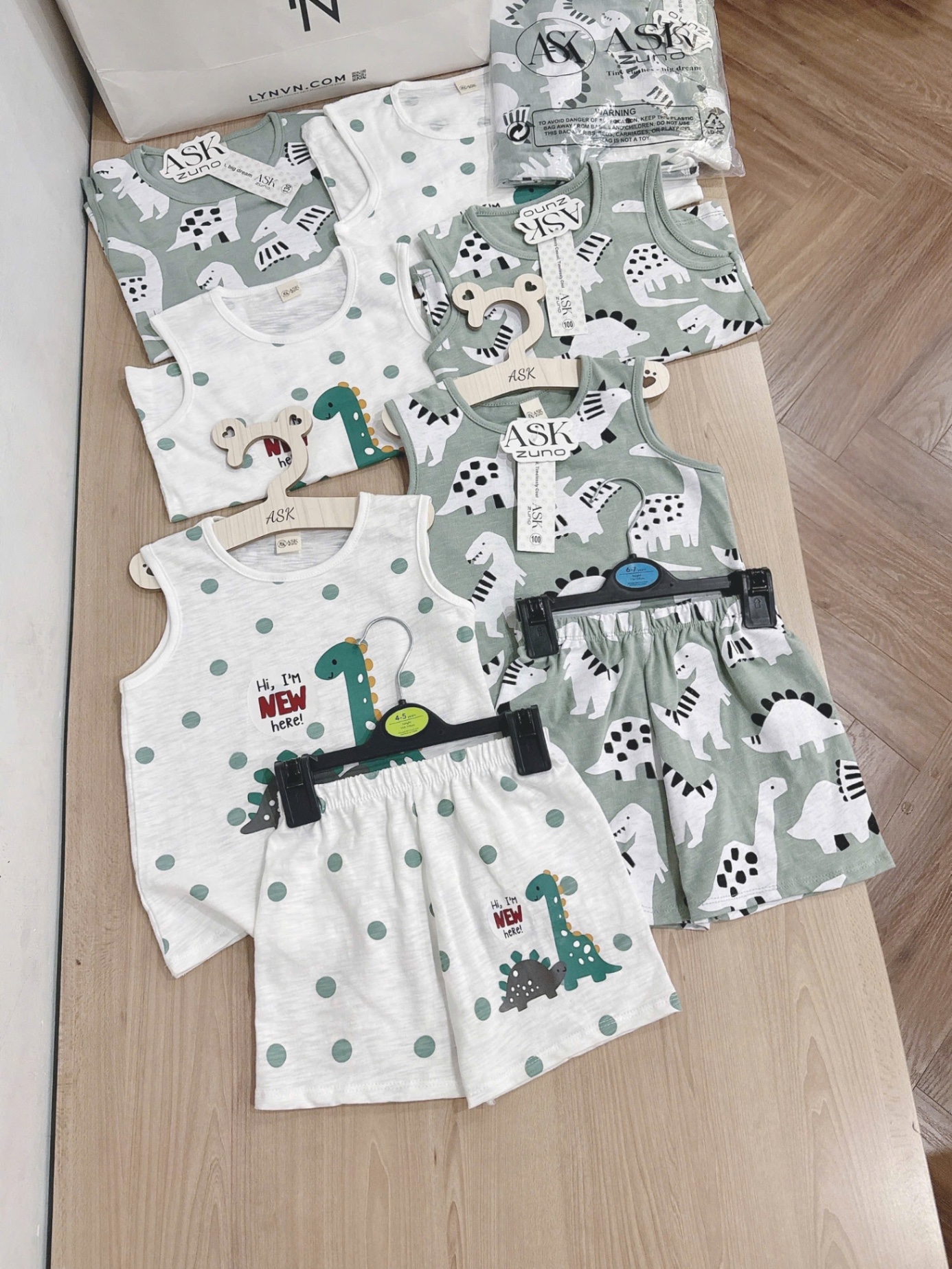 SET 2 BỘ BA LỖ KHỦNG LONG TONE TRẮNG XANH BƠ